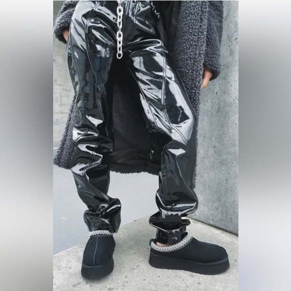 NWT UGG Tazz Platform Suede Slipper Black Women’s 7 - Picture 2 of 16